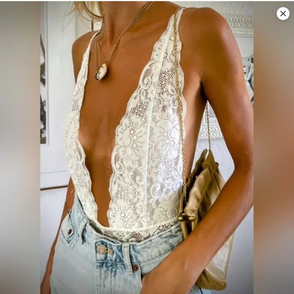 HAH Comin' In Haht Bodysuit in Blanc - Picture 2 of 16